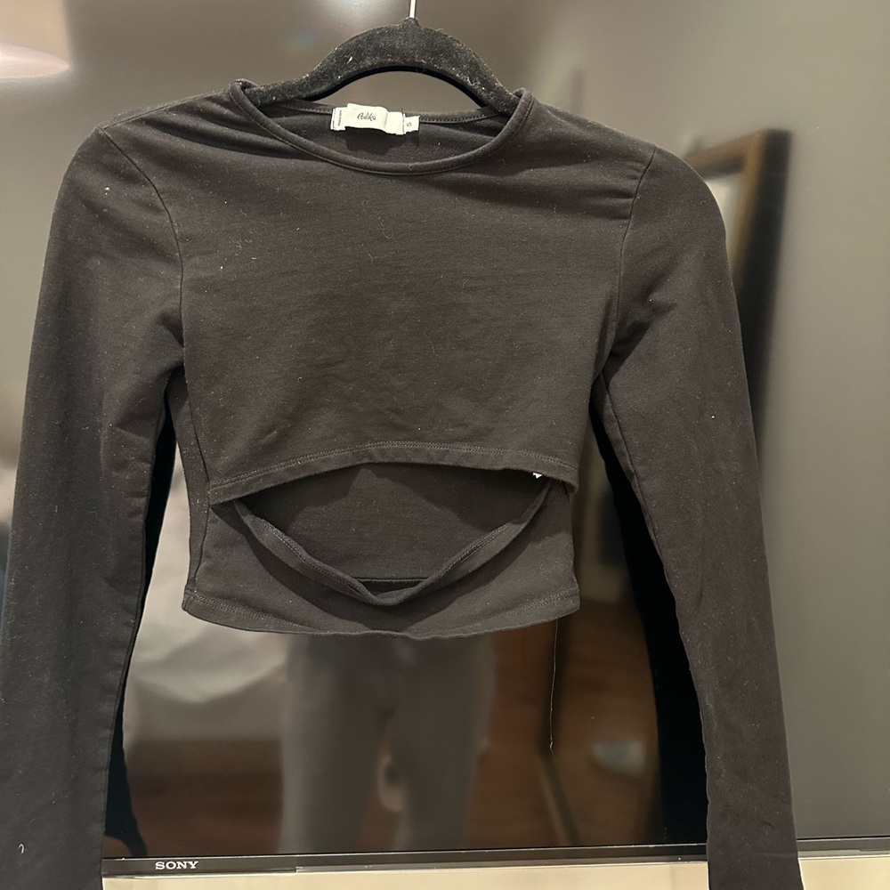 Adika top w cut out